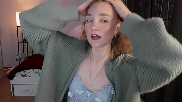 Snapshot of ReddHotPipper chatting on October 2025 03:29:01 AM ReddHotPipper online show from October 2025 03:29:01 AM