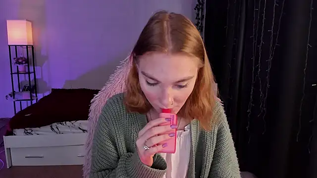 Snapshot of ReddHotPipper chatting on October 2025 03:29:02 AM ReddHotPipper online show from October 2025 03:29:02 AM