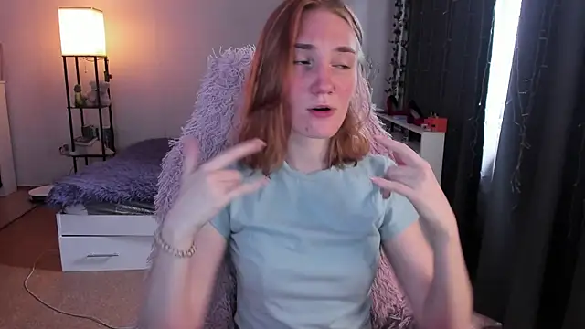 ReddHotPipper online show from April 2026 03:48:01 AM