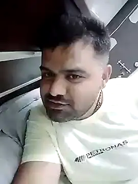 Snapshot of Happyman300 chatting on September 2025 08:47:01 PM Happyman300 online show from September 2025 08:47:01 PM