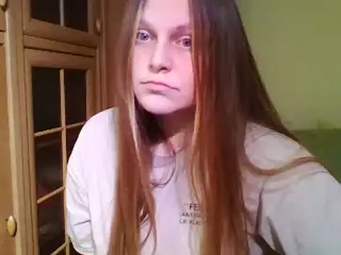 Evasapples online show from January 2025 07:28:02 PM