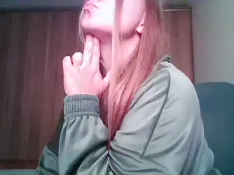 Evasapples online show from September 2025 11:10:01 AM