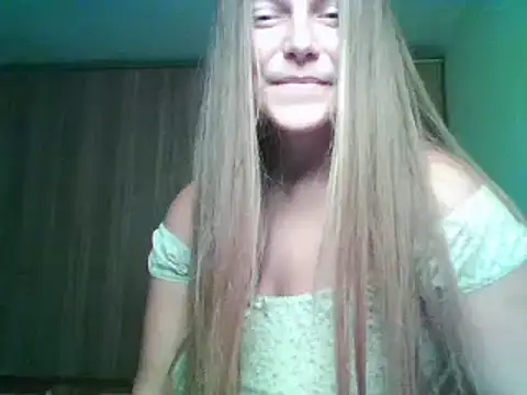 Evasapples online show from September 2025 03:23:02 PM