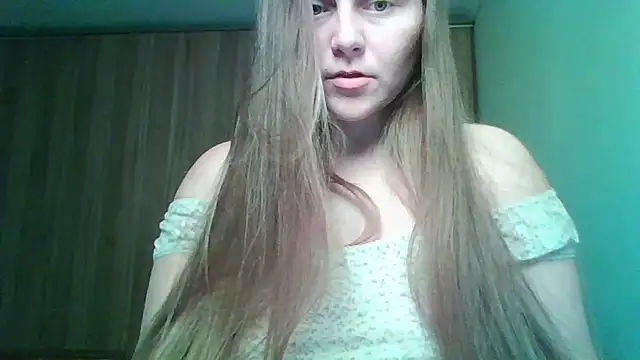 Evasapples online show from February 2026 11:03:01 PM