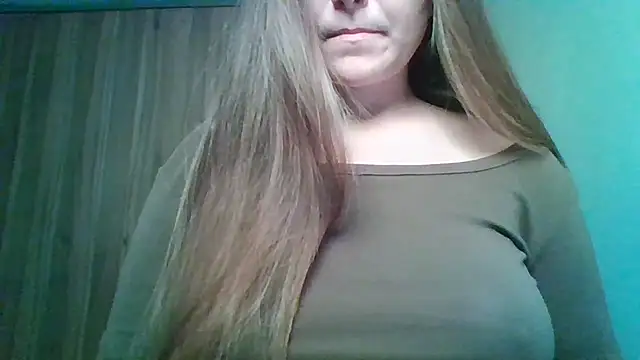 Snapshot of Evasapples chatting on June 2026 01:15:01 PM Evasapples online show from June 2026 01:15:01 PM