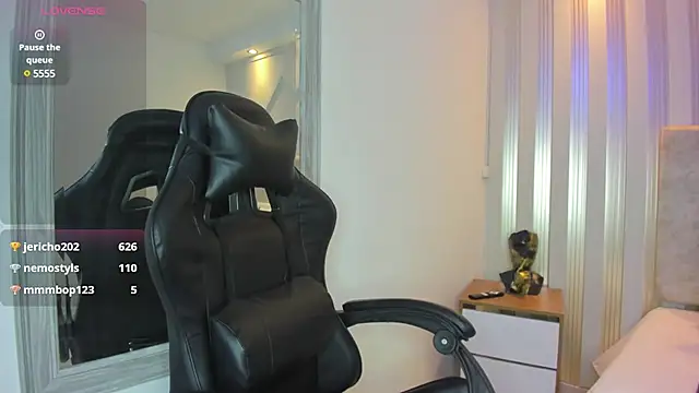 Tayra Pradit online show from March 2025 02:25:01 AM