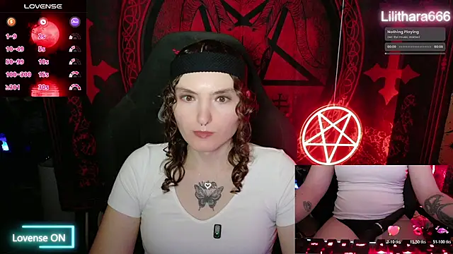 BrandiWRLD 999 online show from November 2025 07:25:01 PM