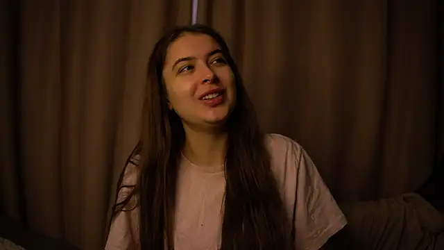 elisa moon online show from December 2025 08:52:01 AM