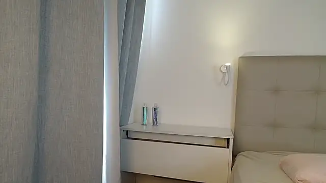 Snapshot of caaatalinalina chatting on January 2025 08:48:01 PM caaatalinalina online show from January 2025 08:48:01 PM