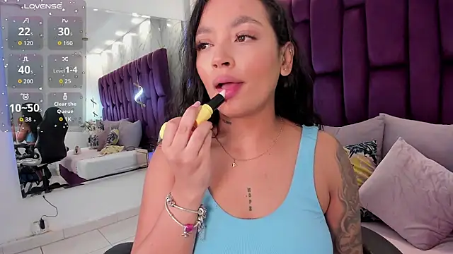 Snapshot of emma_carterr1 chatting on November 2025 01:43:01 PM emma carterr1 online show from November 2025 01:43:01 PM