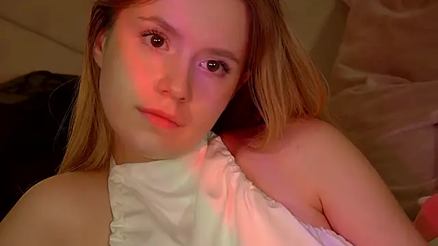 MilanaBalmain online show from November 2025 04:40:02 PM