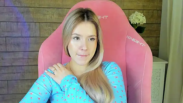 MilanaBalmain online show from February 2026 04:33:01 AM