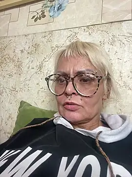 Snapshot of Gardener_of_Illusions chatting on March 2025 08:27:01 PM Gardener of Illusions online show from March 2025 08:27:01 PM