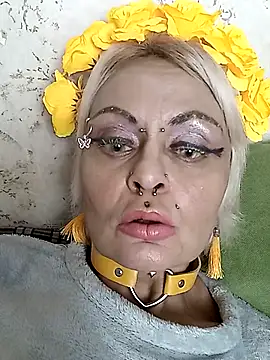 Snapshot of Gardener_of_Illusions chatting on October 2025 03:20:01 AM Gardener of Illusions online show from October 2025 03:20:01 AM