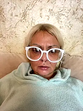 Snapshot of Gardener_of_Illusions chatting on November 2025 03:52:02 AM Gardener of Illusions online show from November 2025 03:52:02 AM