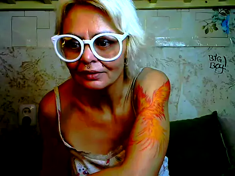 Snapshot of Gardener_of_Illusions chatting on November 2025 10:48:02 AM Gardener of Illusions online show from November 2025 10:48:02 AM