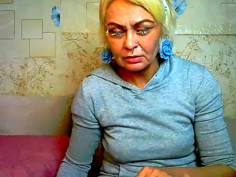 Snapshot of Gardener_of_Illusions chatting on November 2025 09:29:02 PM Gardener of Illusions online show from November 2025 09:29:02 PM