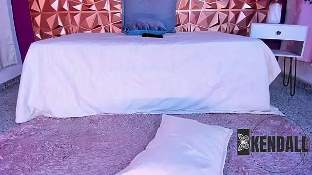 keendaall online show from December 2024 04:19:02 PM