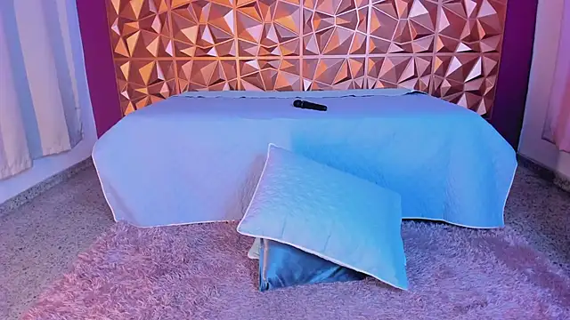 keendaall online show from December 2024 05:11:02 AM