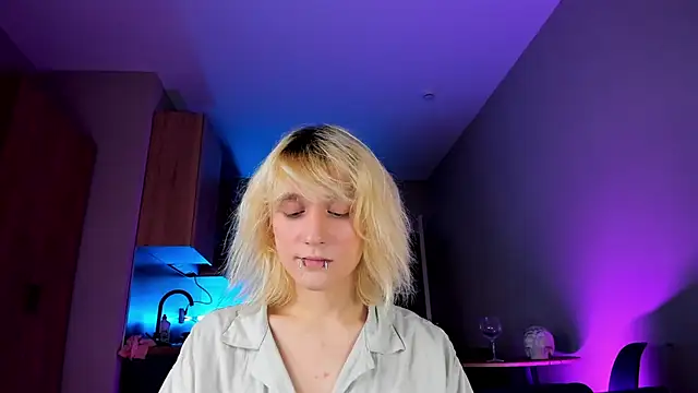 Snapshot of Gregory_Byyrd chatting on December 2024 10:24:01 PM Gregory Byyrd online show from December 2024 10:24:01 PM