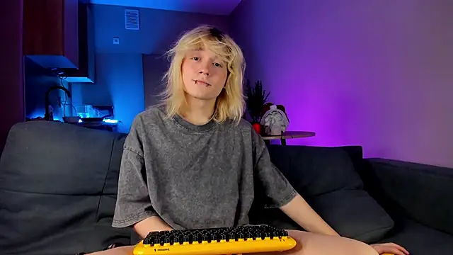 Snapshot of Gregory_Byyrd chatting on December 2024 11:21:01 PM Gregory Byyrd online show from December 2024 11:21:01 PM