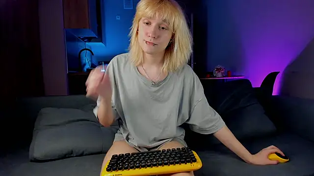 Snapshot of Gregory_Byyrd chatting on March 2025 10:59:01 PM Gregory Byyrd online show from March 2025 10:59:01 PM