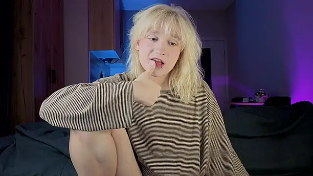 Snapshot of Gregory_Byyrd chatting on September 2025 09:14:02 PM Gregory Byyrd online show from September 2025 09:14:02 PM