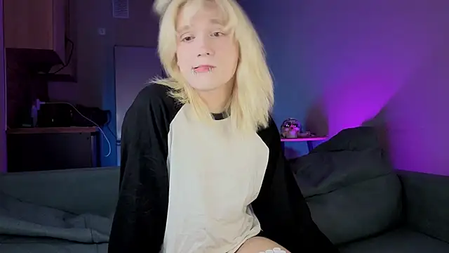 Snapshot of Gregory_Byyrd chatting on October 2025 04:36:02 PM Gregory Byyrd online show from October 2025 04:36:02 PM