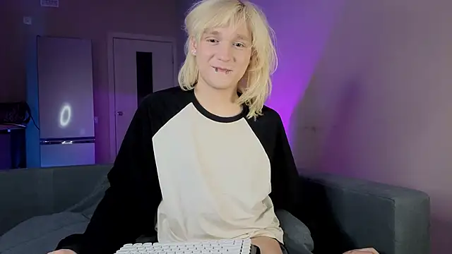 Snapshot of Gregory_Byyrd chatting on October 2025 07:34:01 PM Gregory Byyrd online show from October 2025 07:34:01 PM