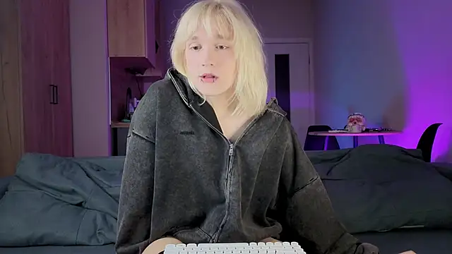 Snapshot of Gregory_Byyrd chatting on October 2025 09:06:01 PM Gregory Byyrd online show from October 2025 09:06:01 PM