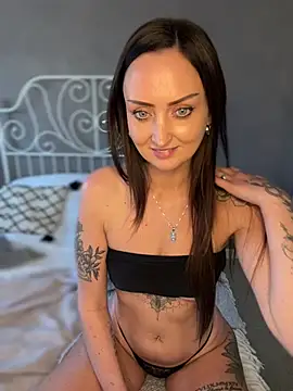 Snapshot of Vixen_Paris chatting on March 2025 01:53:01 PM Vixen Paris online show from March 2025 01:53:01 PM