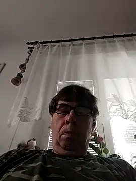 Snapshot of Lisak951 chatting on December 2025 10:31:01 AM Lisak951 online show from December 2025 10:31:01 AM