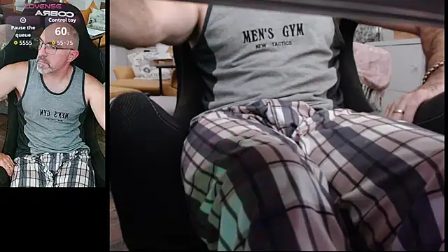 Snapshot of Crosss-23cm chatting on September 2025 03:16:02 PM Crosss-23cm online show from September 2025 03:16:02 PM