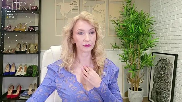Snapshot of LadyLeea chatting on May 2026 05:02:02 AM LadyLeea online show from May 2026 05:02:02 AM