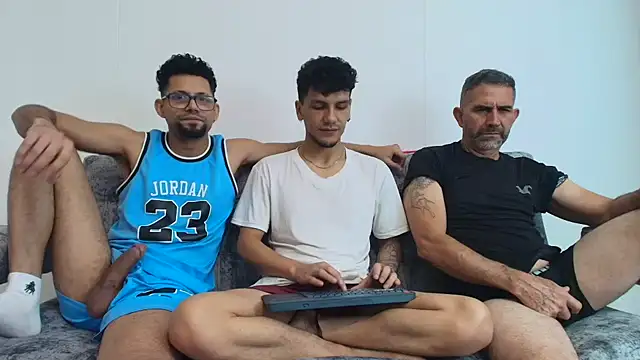 Snapshot of Benjamin_show chatting on November 2025 08:30:02 PM Benjamin show online show from November 2025 08:30:02 PM