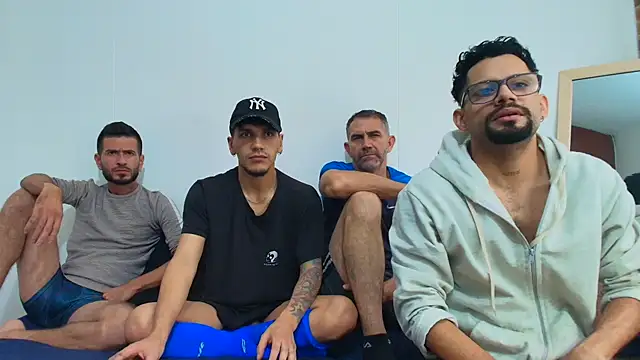 Snapshot of Benjamin_show chatting on November 2025 02:43:02 PM Benjamin show online show from November 2025 02:43:02 PM