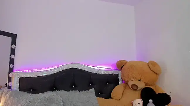 JanneKim online show from February 2025 05:23:02 PM