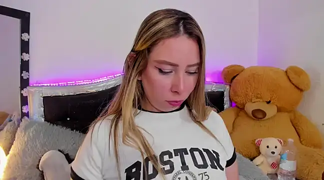 JanneKim online show from February 2025 08:28:01 PM