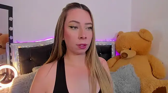 JanneKim online show from February 2025 06:53:01 PM