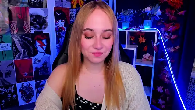 Snapshot of LianaBright chatting on December 2024 02:02:02 AM LianaBright online show from December 2024 02:02:02 AM