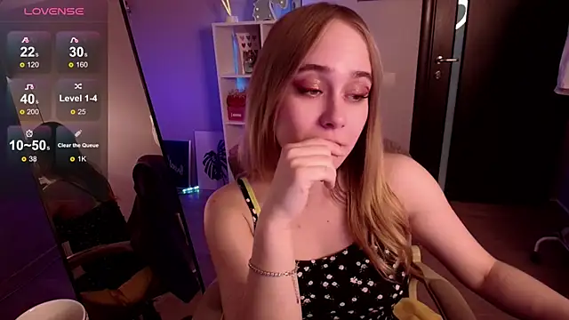 Snapshot of LianaBright chatting on December 2024 05:42:02 AM LianaBright online show from December 2024 05:42:02 AM