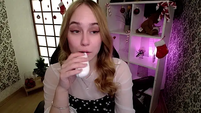 Snapshot of LianaBright chatting on January 2025 05:32:01 AM LianaBright online show from January 2025 05:32:01 AM