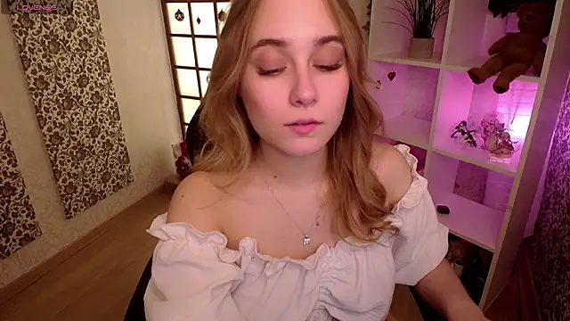 Snapshot of LianaBright chatting on January 2025 11:56:02 AM LianaBright online show from January 2025 11:56:02 AM