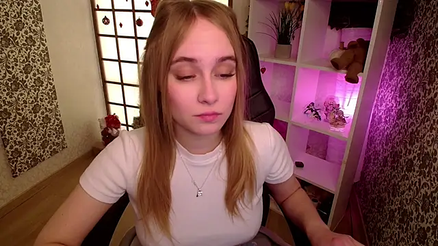 Snapshot of LianaBright chatting on January 2025 02:02:01 AM LianaBright online show from January 2025 02:02:01 AM