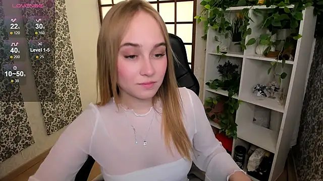 Snapshot of LianaBright chatting on February 2025 02:14:02 AM LianaBright online show from February 2025 02:14:02 AM