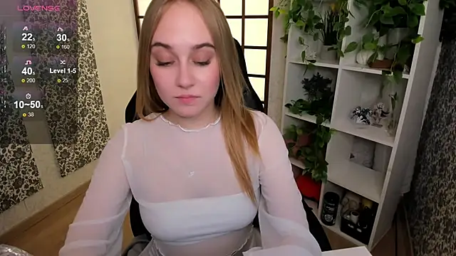 Snapshot of LianaBright chatting on February 2025 05:18:02 AM LianaBright online show from February 2025 05:18:02 AM