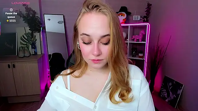 LianaBright online show from March 2026 01:53:02 AM