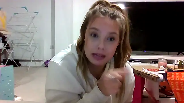 Snapshot of Krystal_Tx chatting on October 2025 07:04:02 PM Krystal Tx online show from October 2025 07:04:02 PM