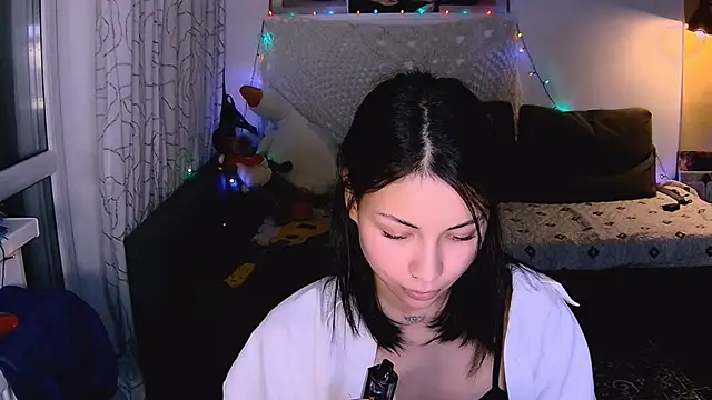 Snapshot of valorant_girl chatting on January 2025 05:43:02 PM valorant girl online show from January 2025 05:43:02 PM