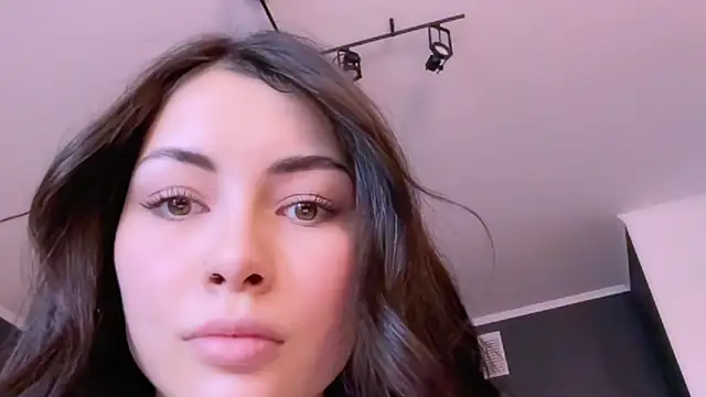 Snapshot of valorant_girl chatting on March 2025 02:56:02 PM valorant girl online show from March 2025 02:56:02 PM